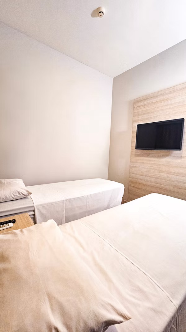 c3cda1_e10d4f6877284d249f92e3e62bc6b00b~mv2